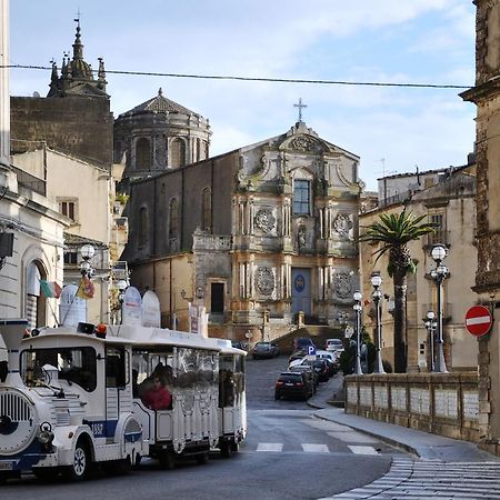 A Due Passi Dalla Scalinata Restyling Caltagirone Exterior foto